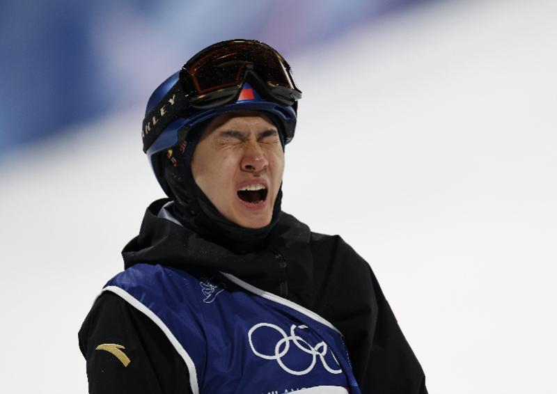 开云体育官方网-苏翊鸣有惊无险晋级冬奥大跳台决赛，直言自己“压力有点大”